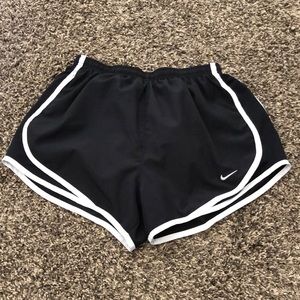 Nike workout shorts 💙